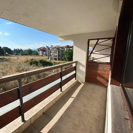 1br Bright Two Floor Διαμέρισμα *