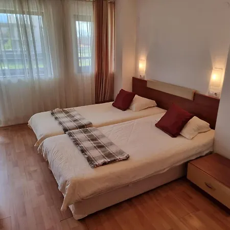 1br Bright 300mbps Wifi Duplex - Two Floors Apartmán *