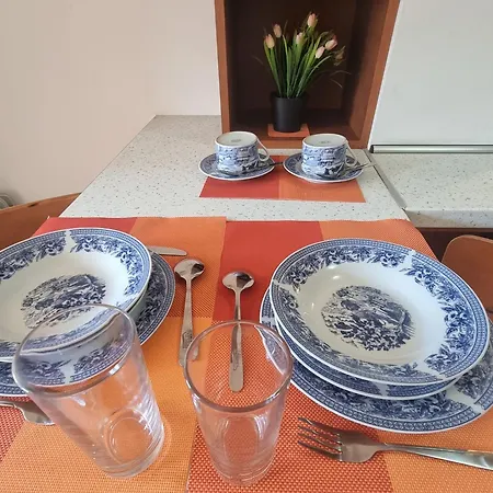 1br Bright 300mbps Wifi Duplex - Two Floors Apartmán