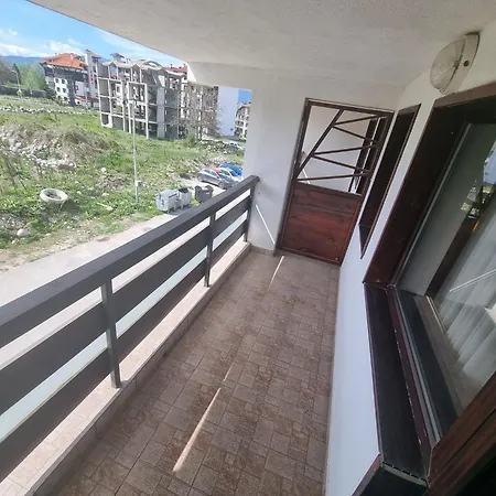 1br Bright Two Floor Διαμέρισμα *