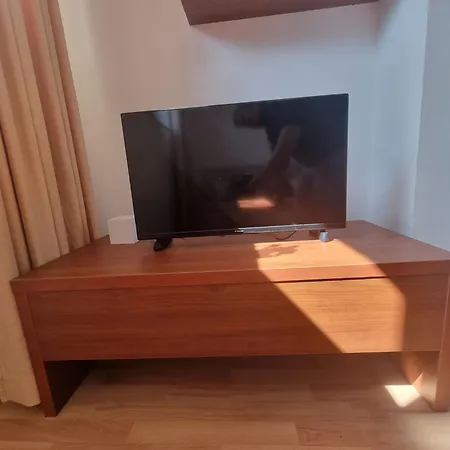 1br Bright 300mbps Wifi Duplex - Two Floors Apartmán *