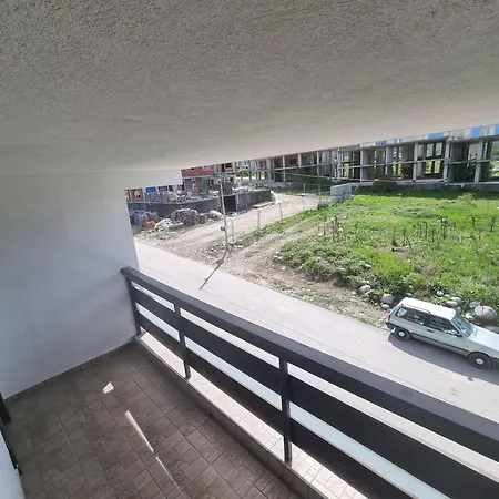 1br Bright Two Floor
